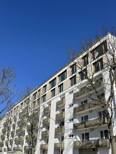 Helle 1-Zimmer-Wohnung mit Balkon – Erstbezug nach Sanierung in Berlin Wilmersdorf (Provisionsfrei) — photo 1